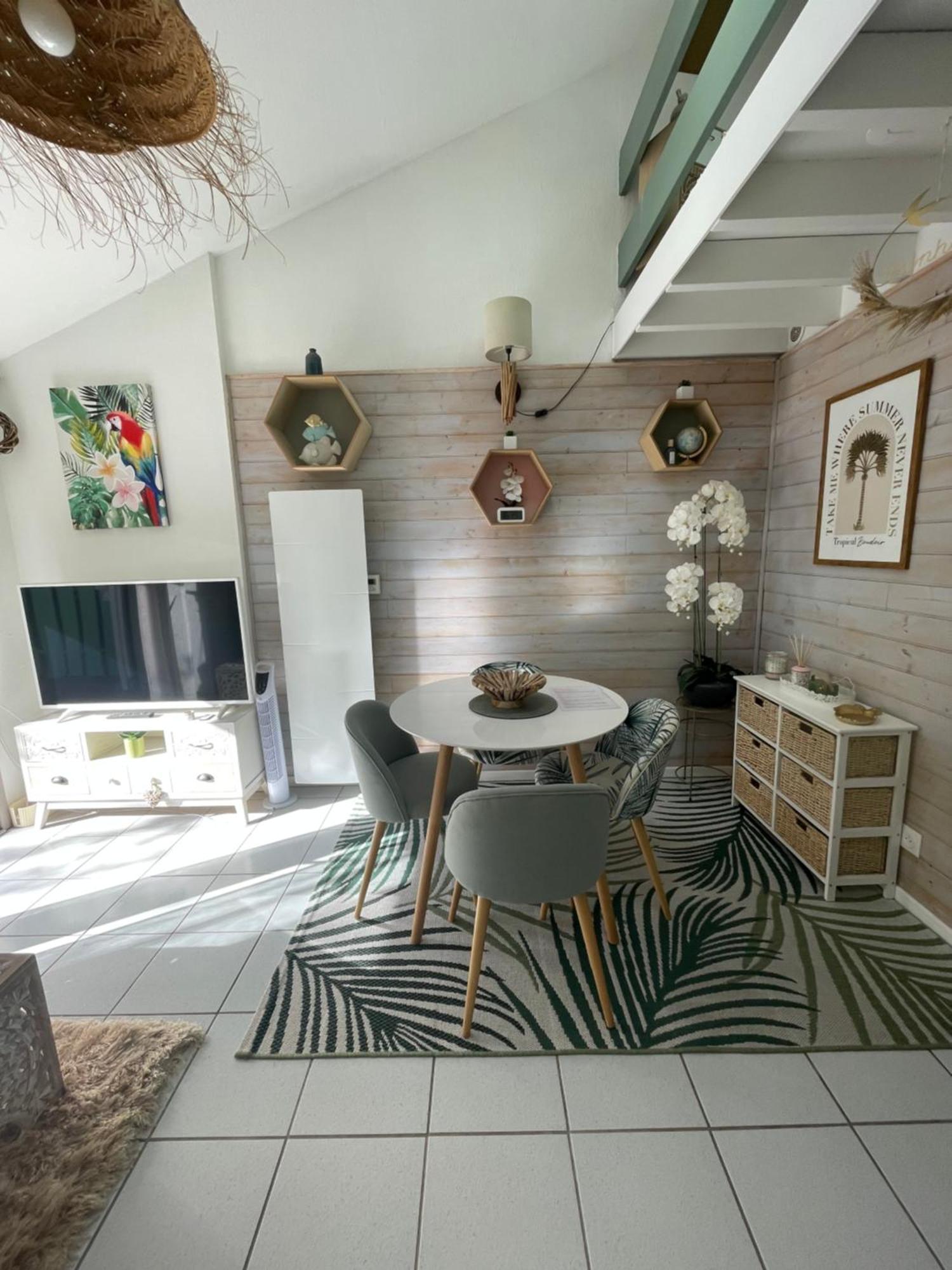 Jolie Maison Au Golf Lacanau Exteriér fotografie